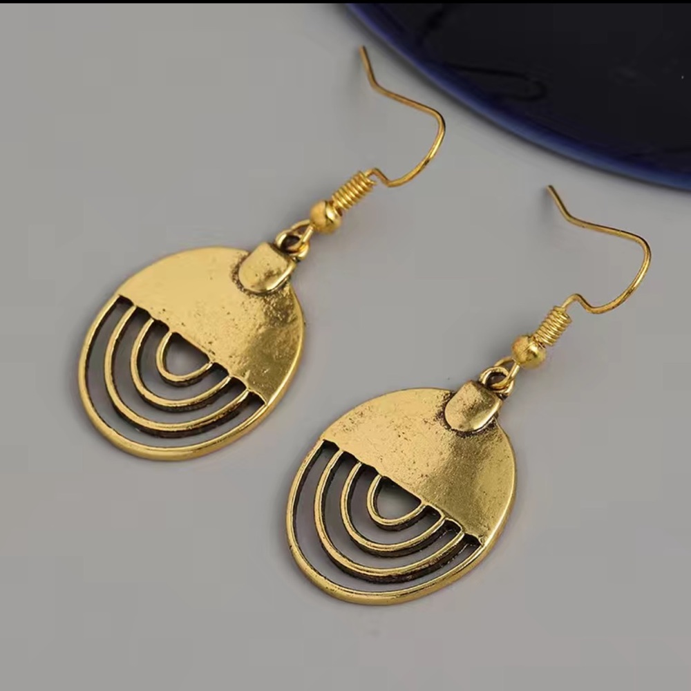 NEW Vintage Round Bronze Hollow Hook Earrings - Picture 4 of 5